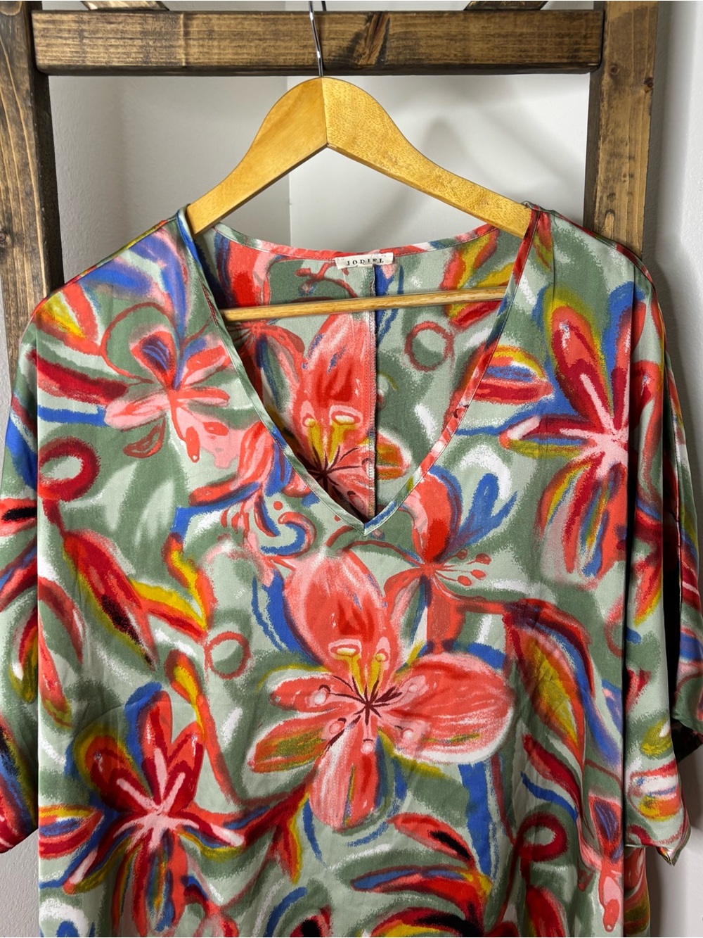 Jodifl V-Neck Floral Print Women’s Top in Multicolor Size L - Picture 2 of 5